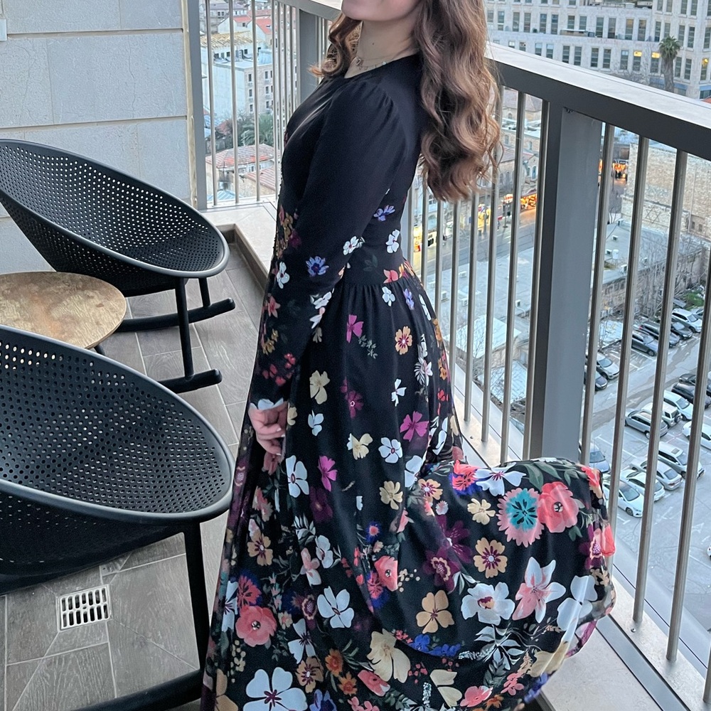 Women’s mesh floral maxi dress/gown WORN ONCE